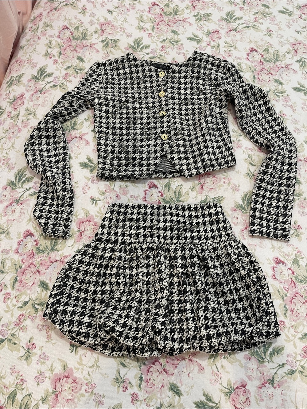 Zara Black & White Houndstooth Button-Down Crop Top
